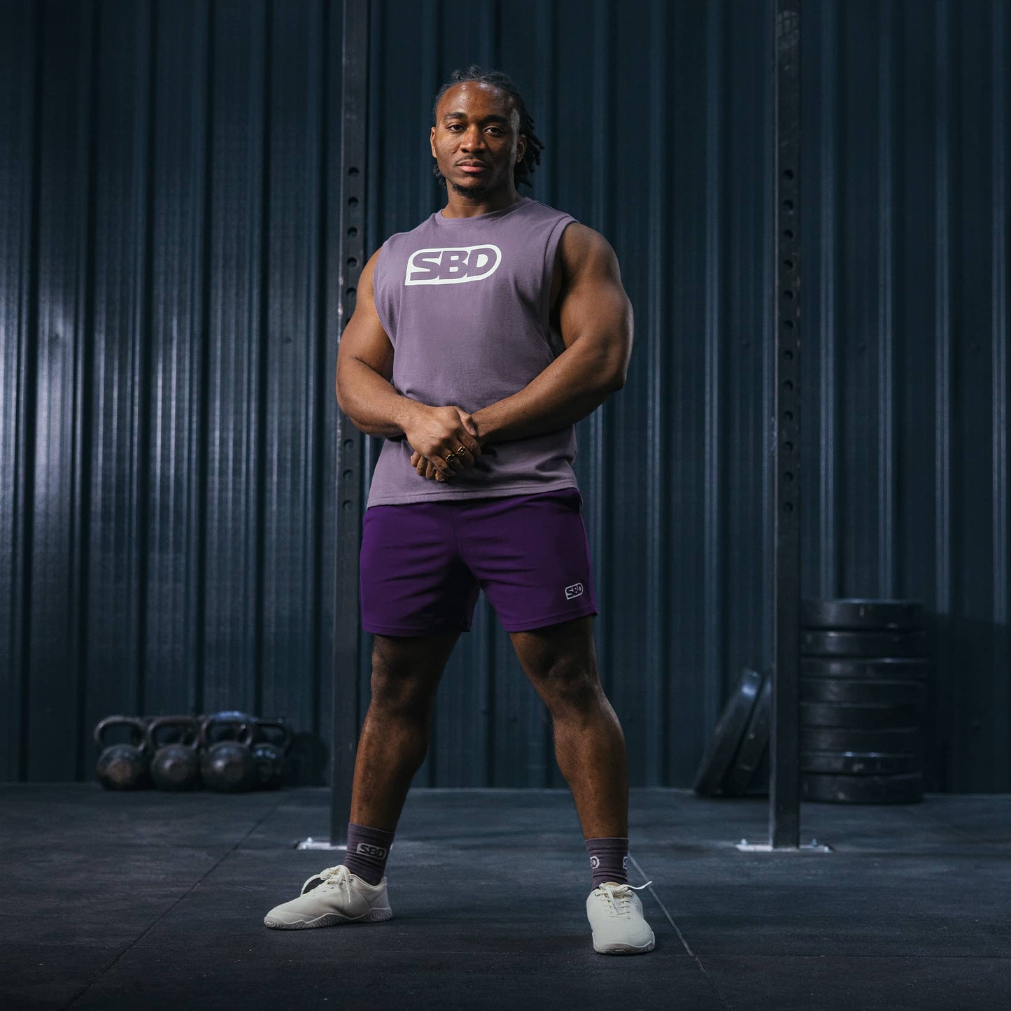 Playera sin mangas para powerlifters y gymats morada