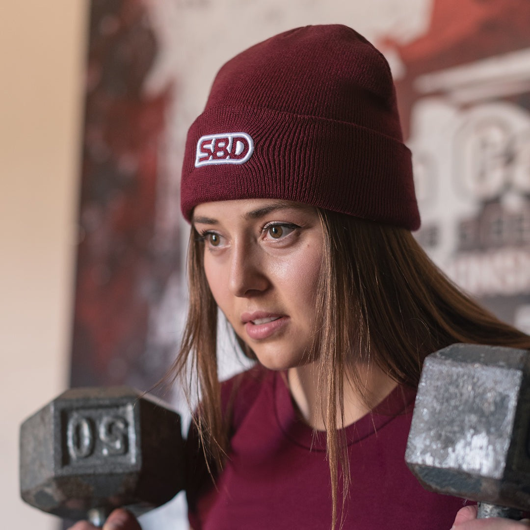 gorro de sbd color vino post entreno