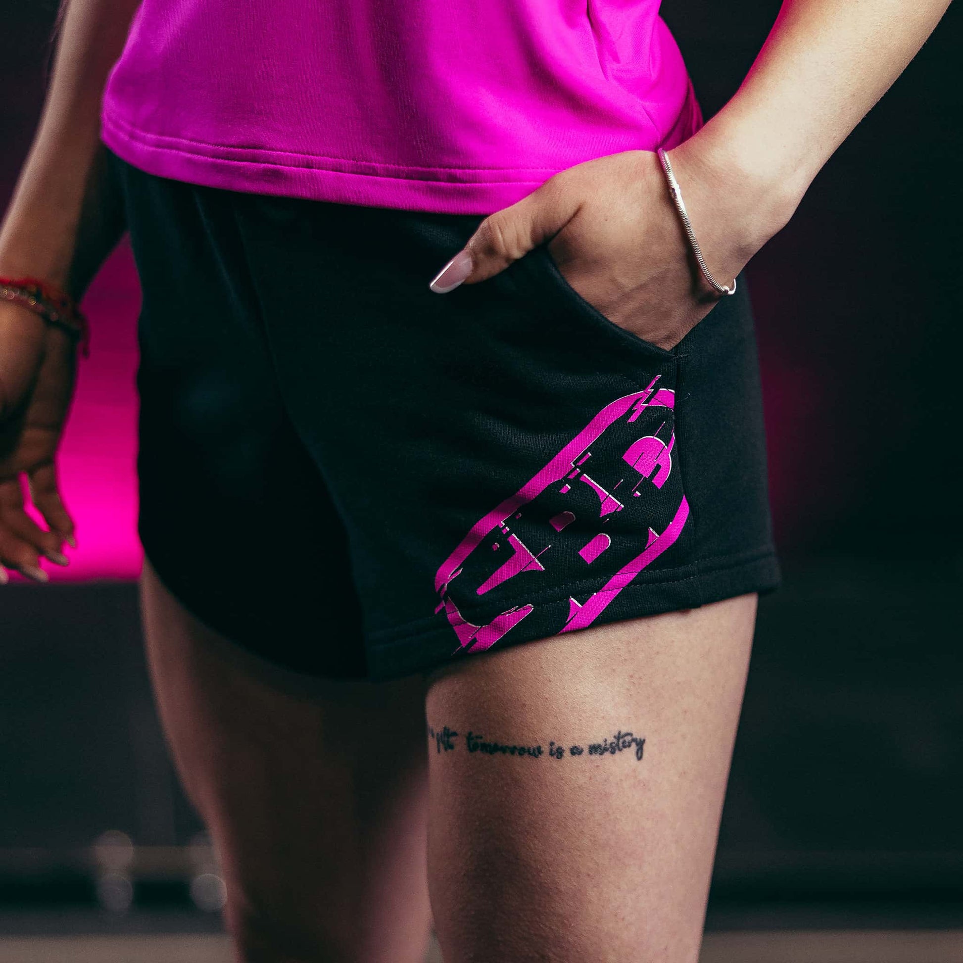 Shorts mujer SBD Negros con rosa 