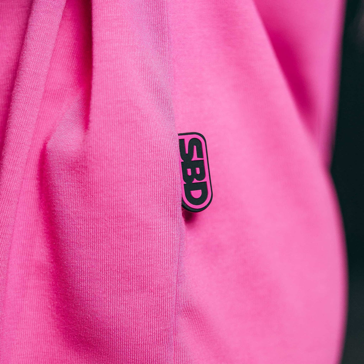 PLAYERA OVERSIZED – NOVA GLOW