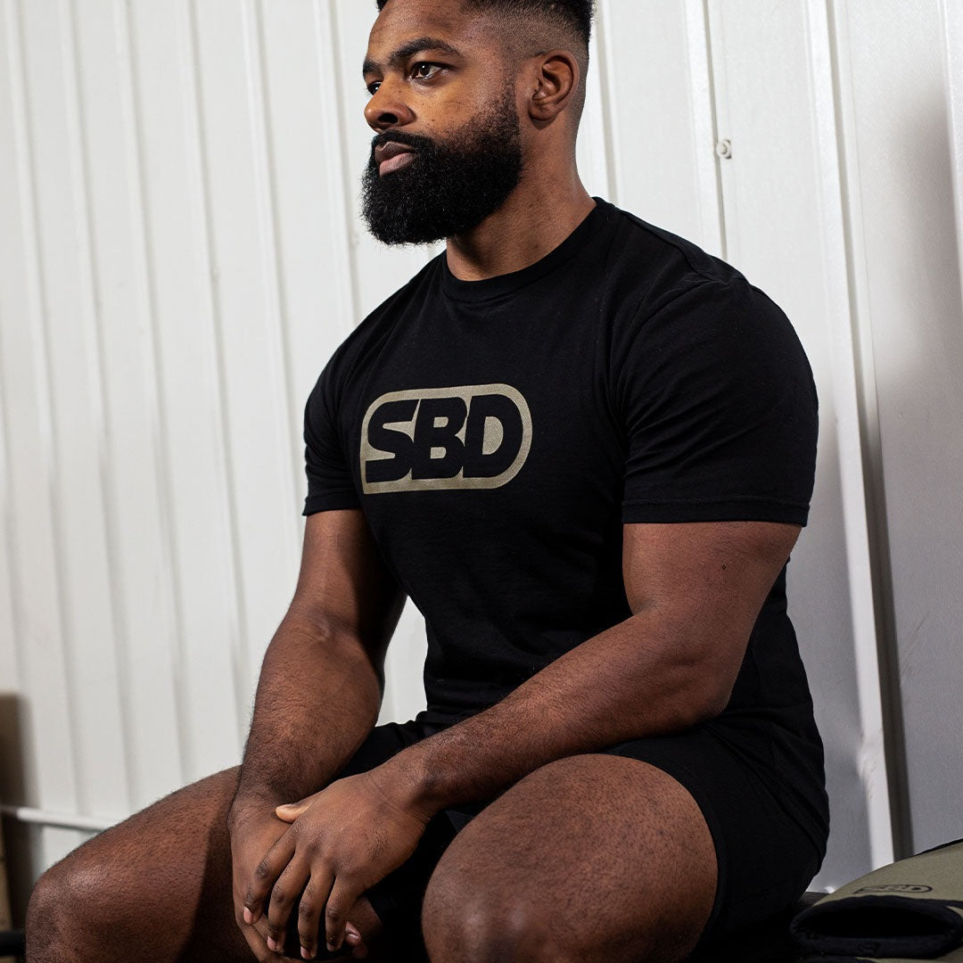 Playera SBD estilo y rendimiento para powerlifting y gym
