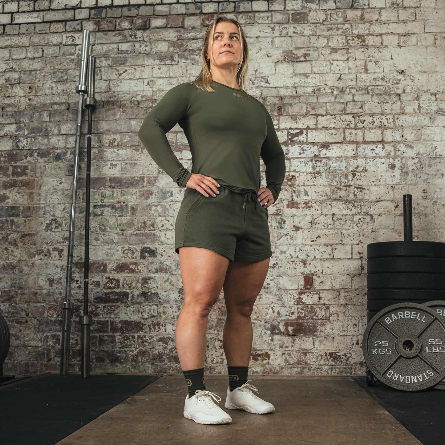 Short para mujer para deportes o uso casual edicion Resolve verdes