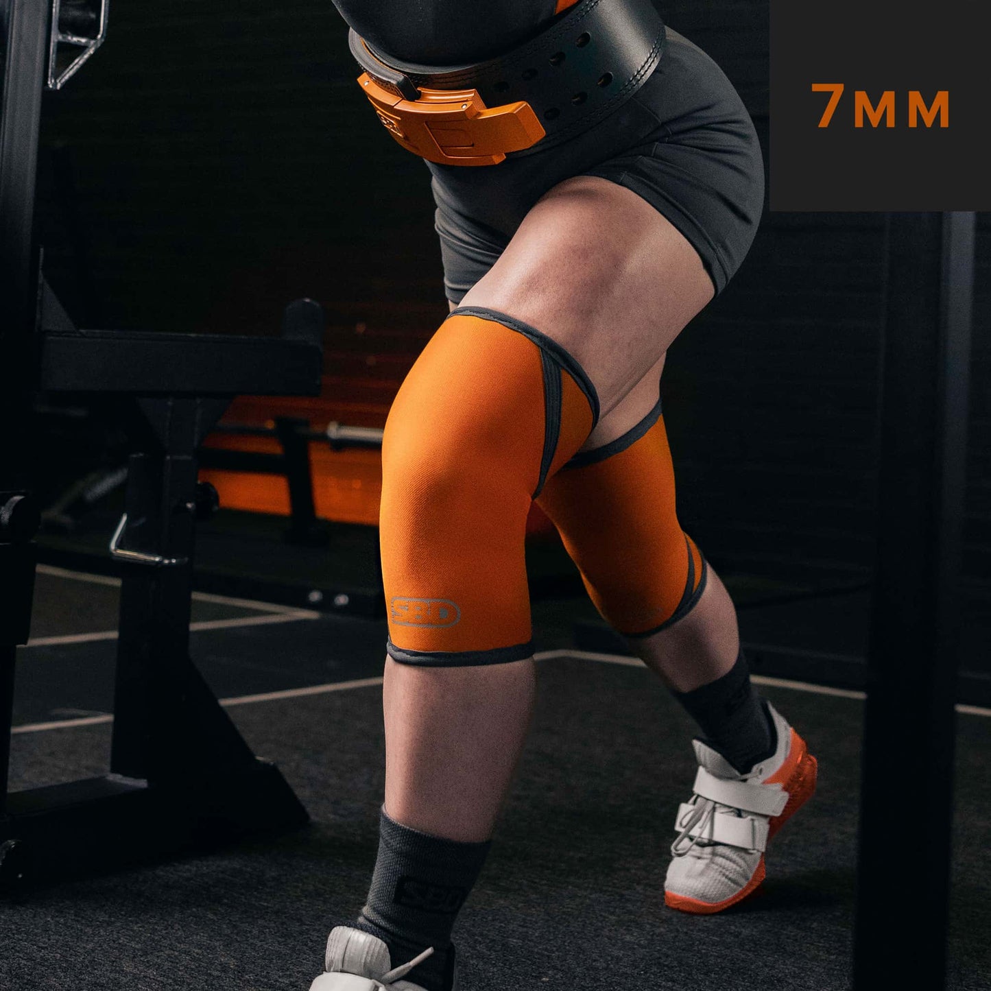 Rodilleras Forge SBD color naranja entrenamiento de gym crossfit o powerlifting