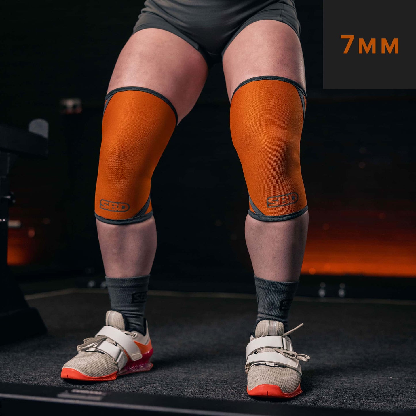 Rodilleras Forge naranja premium para halterofilia y gym